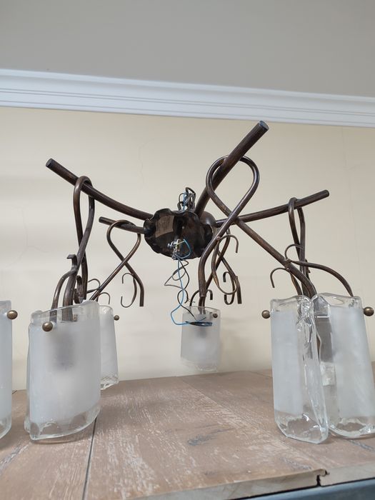 Продам люстры для кухни и зала