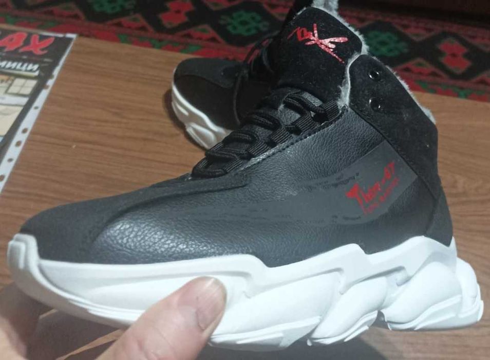 Мъжки зимни топли високи маратонки с пухена подплата