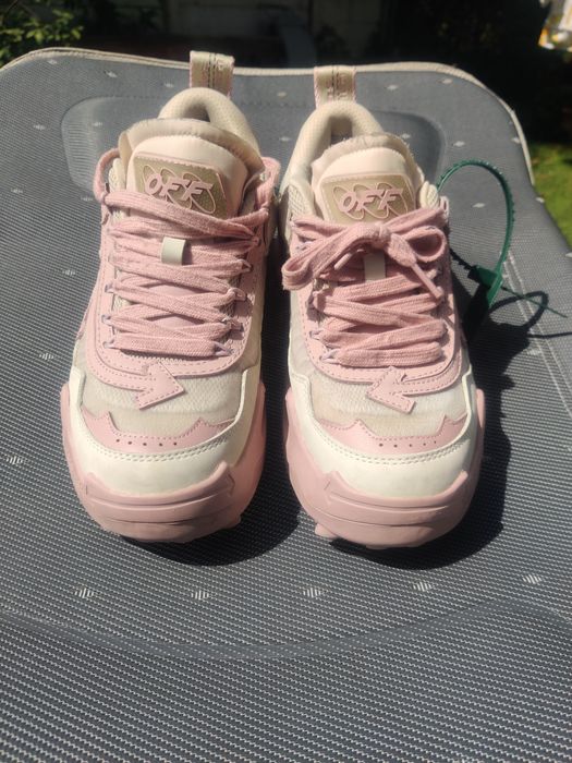 Se vinde Off-White Odsy Nr.40