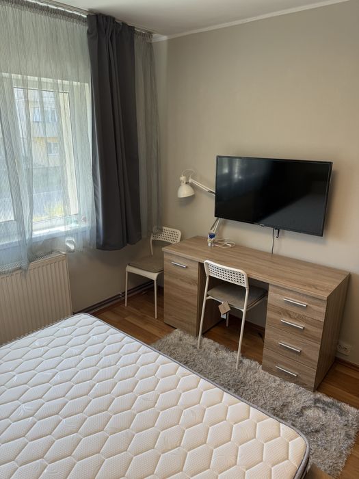 Inchiriez apartament  3 camere (65 metrii patrati) APAHIDA