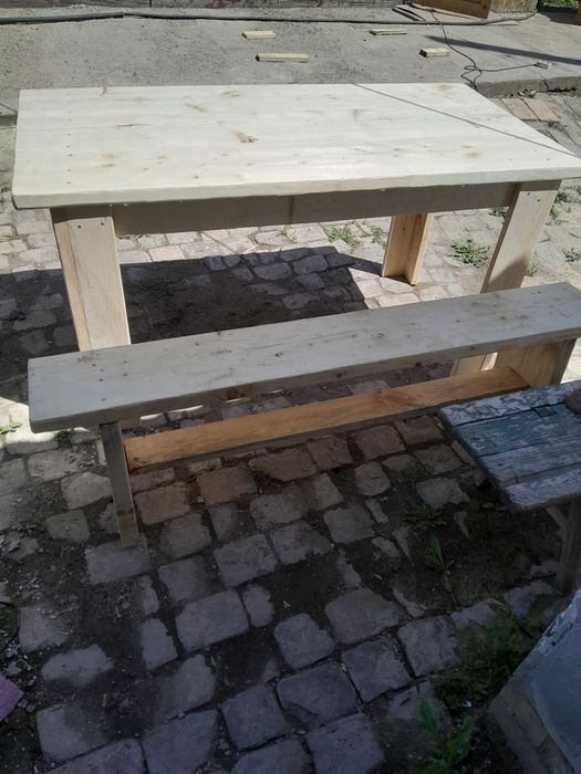 Продам стол +лавочка
