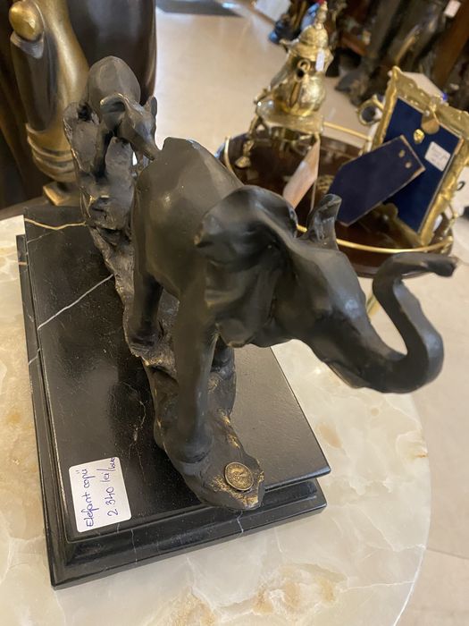 Statueta bronz masiv-