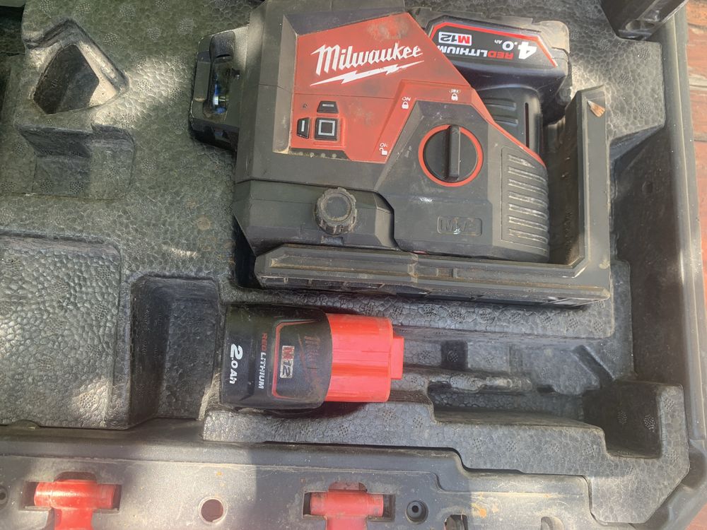 Milwaukee M12 3PL/ лазерен нивел зелена линия 360 градуса