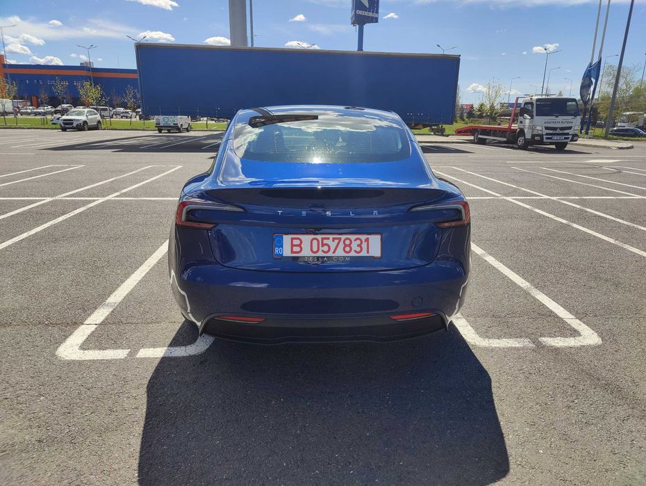 Tesla model 3 highland 2024 SR 27000 km albastru cu interior negru