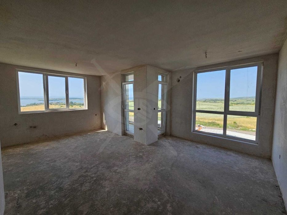 Продава се Тристаен апартамент в Бургас, Меден рудник - зона Б - 96 кв.м за 1407 €/кв.м - Снимка #1