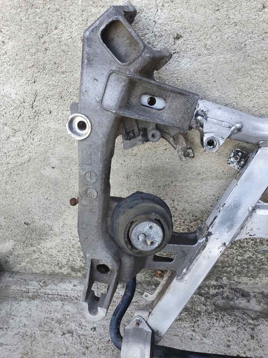 Преден мост BMW E39 520I