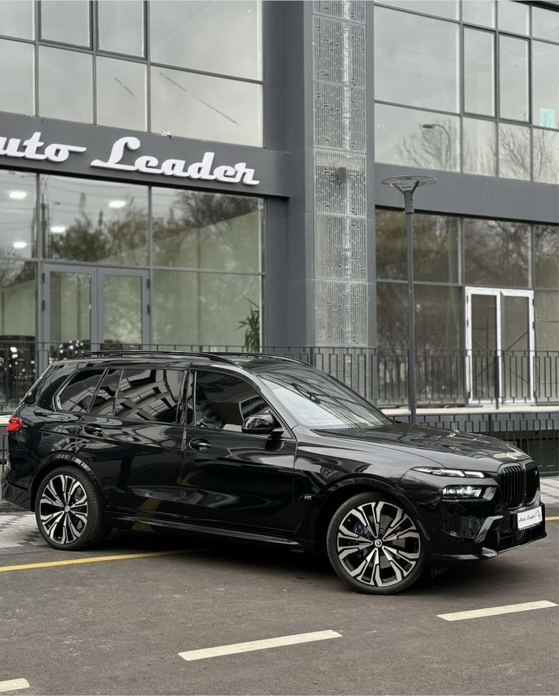 BMW X7 M60i 2023