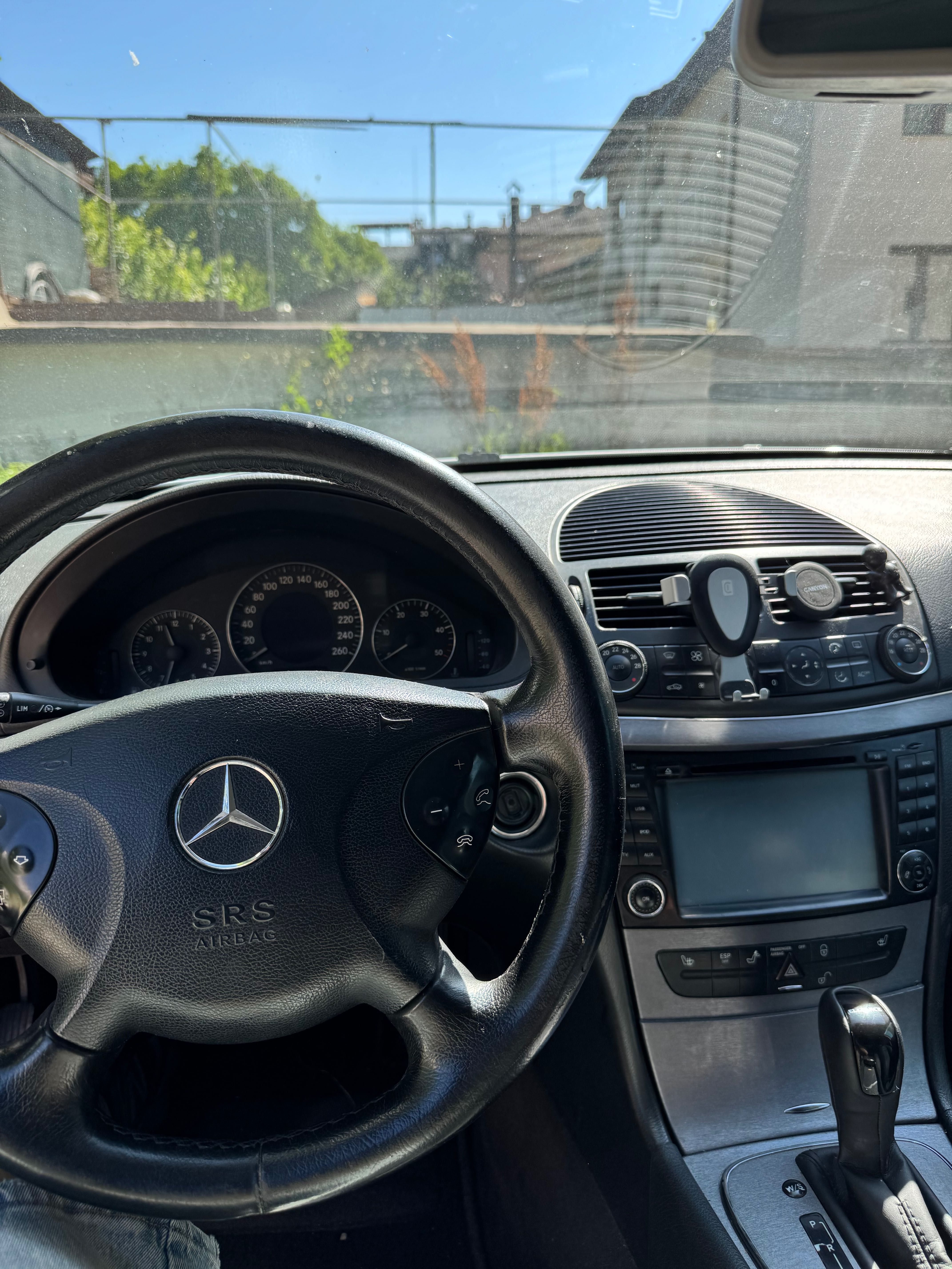 Mercedes-Benz w211