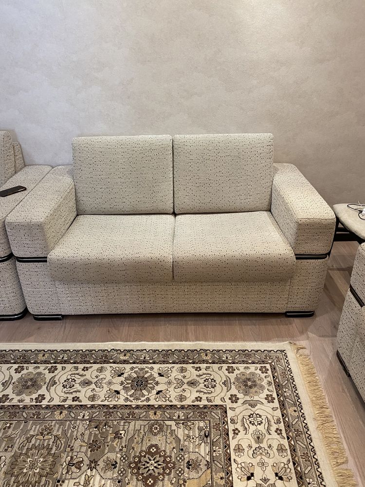 Продам диван 3 в 1  производство России 120000 тг торг будет.