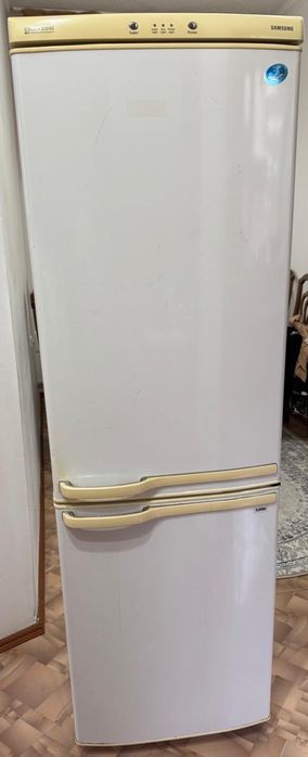 Холодильник SAMSUNG