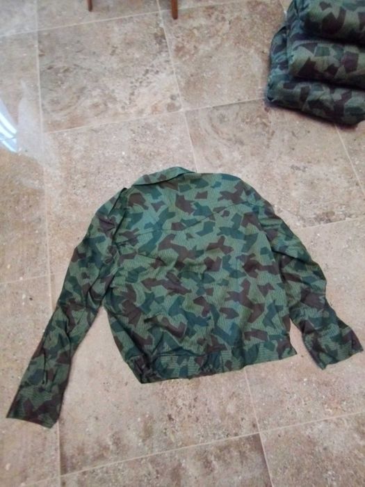 Камуфлажни дрехи