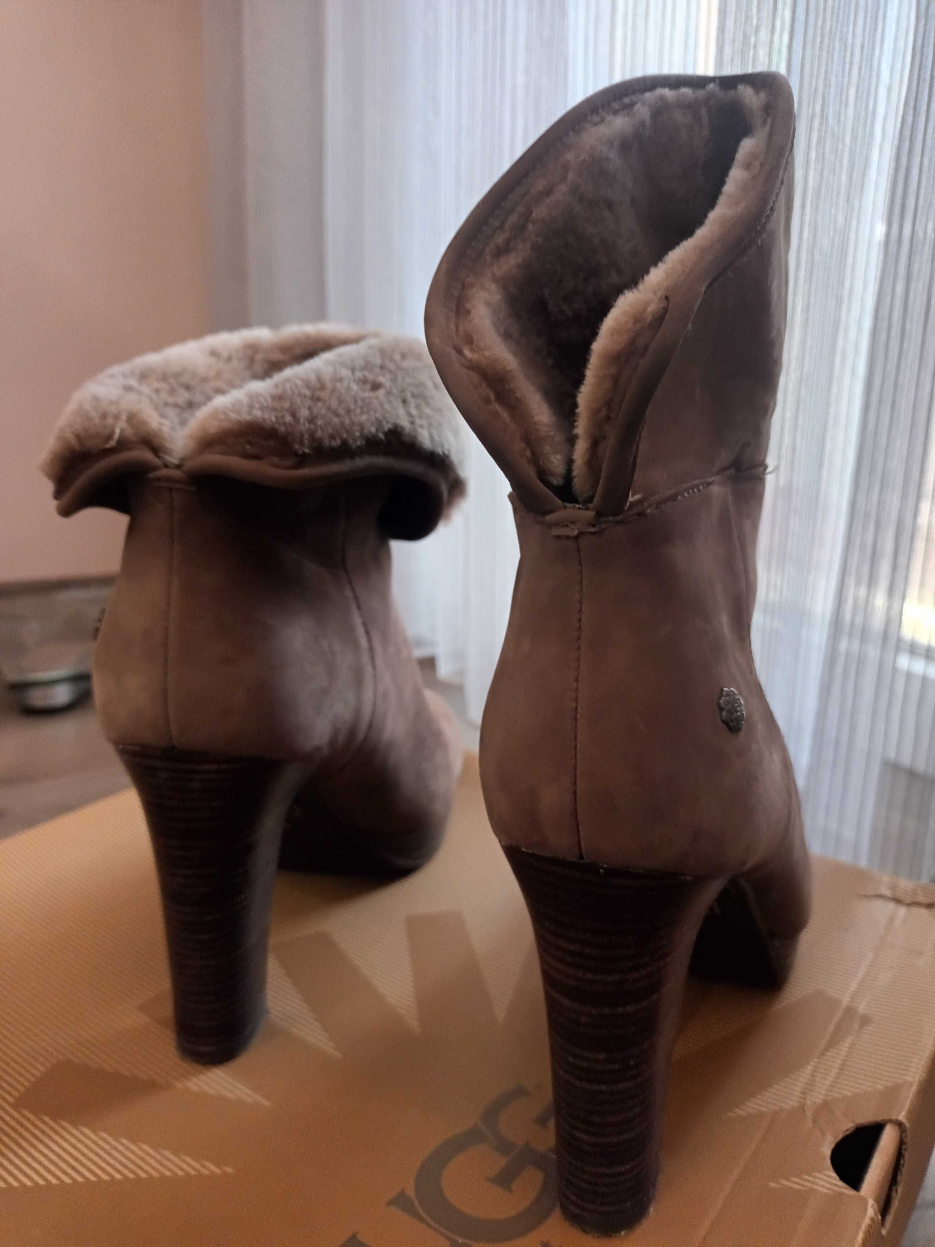 Дамски зимни боти UGG