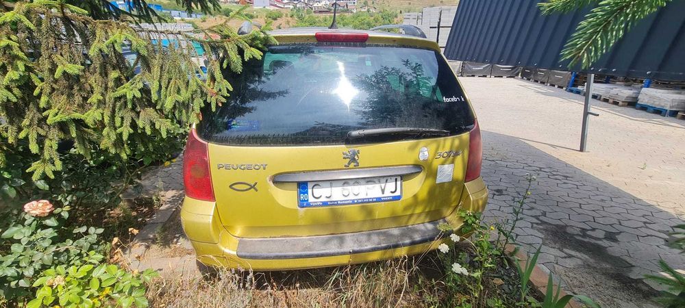 Dezmembrez Peugeot 307 SW 1,6 HDI motor defect, radiat