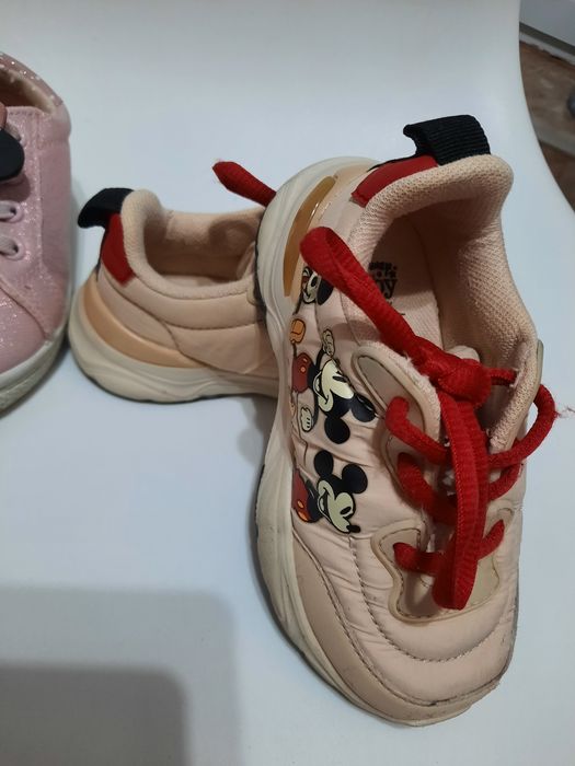 2 perechi adidasi cu Minie Mouse