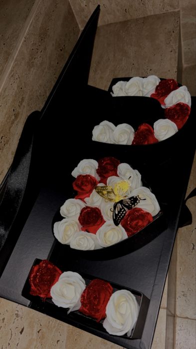 Cutie din trandafiri de sapun