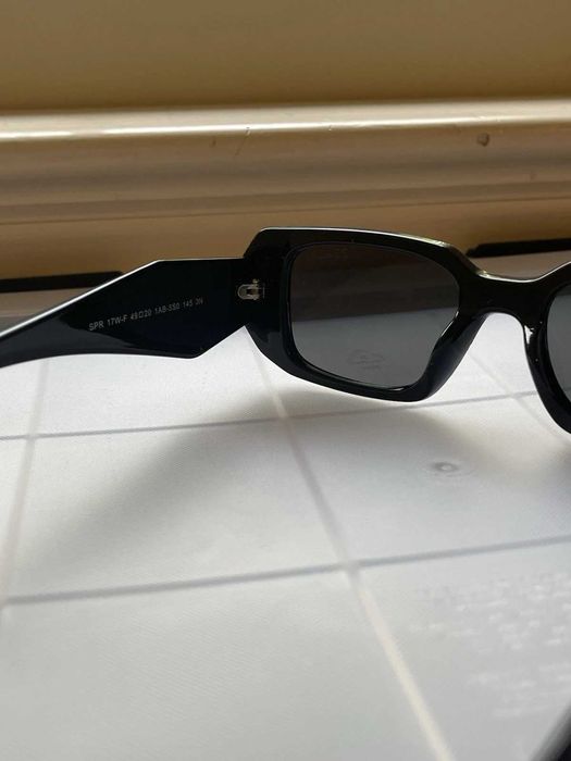 Ochelari de soare Prada