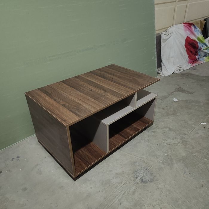 Журнальный столик в стиле хай-тек