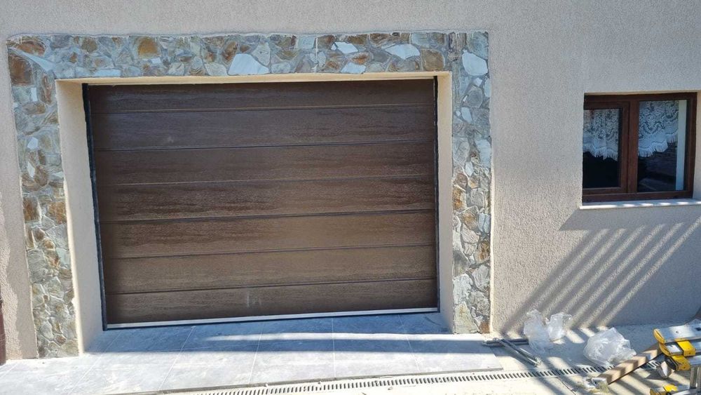 Usi de garaj industriale