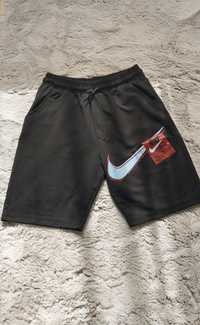 Pantaloni scurți Nike ( nu sunt originali), mărimea M