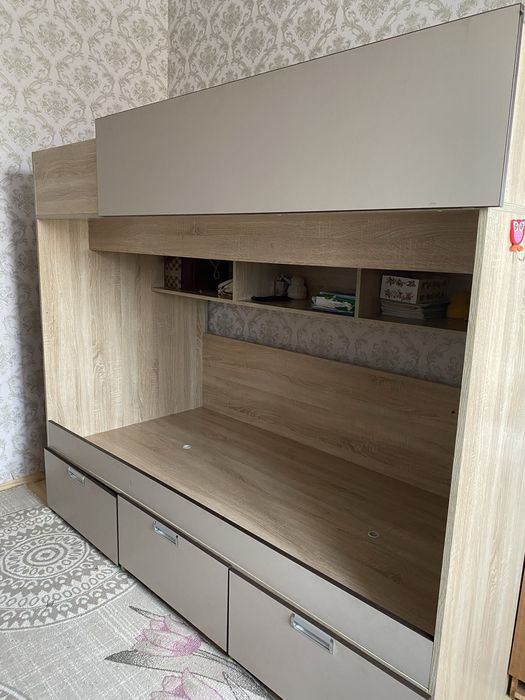 Двухъярусная кровать