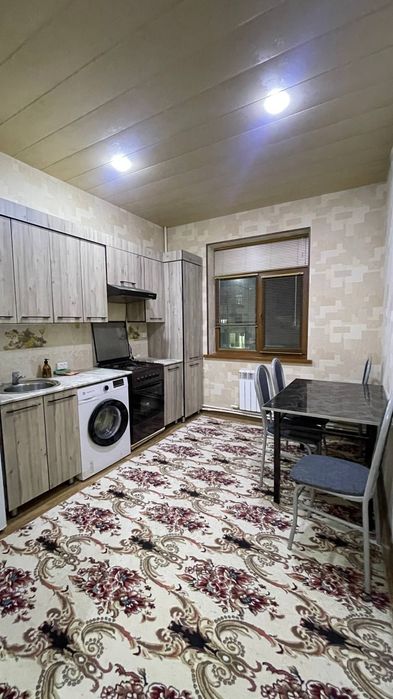 2 xonali kvartira sotiladi