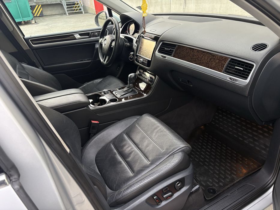 VW Touareg 7P ~ 2011 ~ 3.0TDI 245CP ~ LED ~ Xenon ~ Navi ~ Arcuri ~