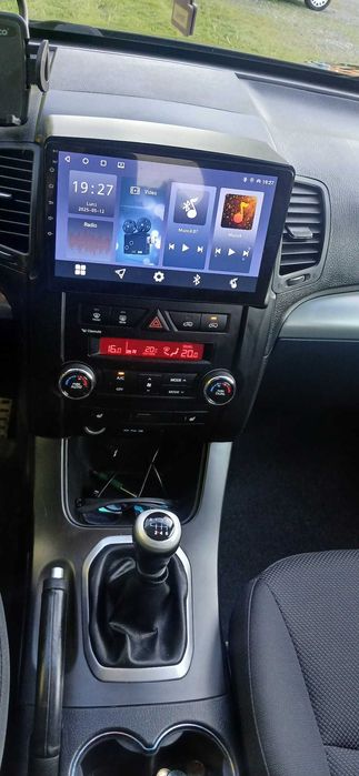 Vand  sau schimb Kia Sorento, motor 2.2, 4x4, 9700 euro