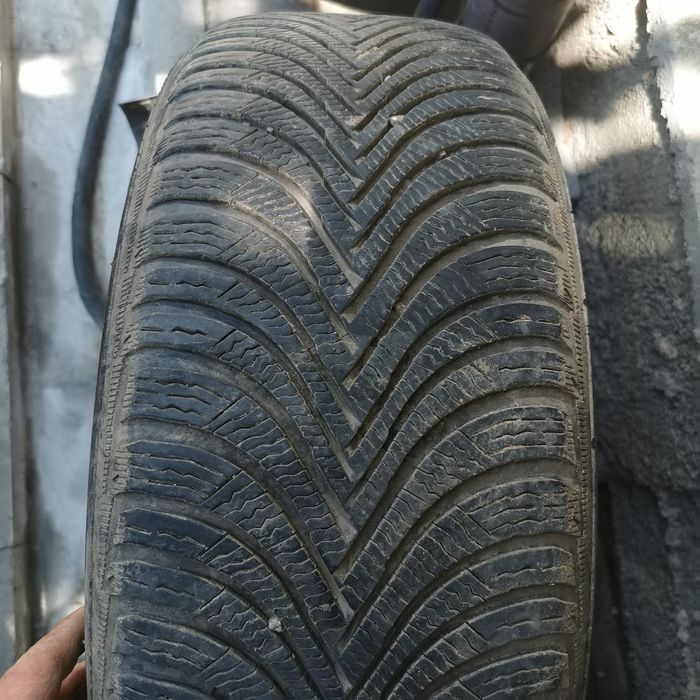 Jante BMW r 16 cu tot cu cauciucuri de iarna. (pentru  e60)