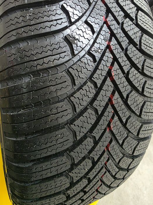 Зимни гуми 255/55/19 brigestone blizzak НОВИ