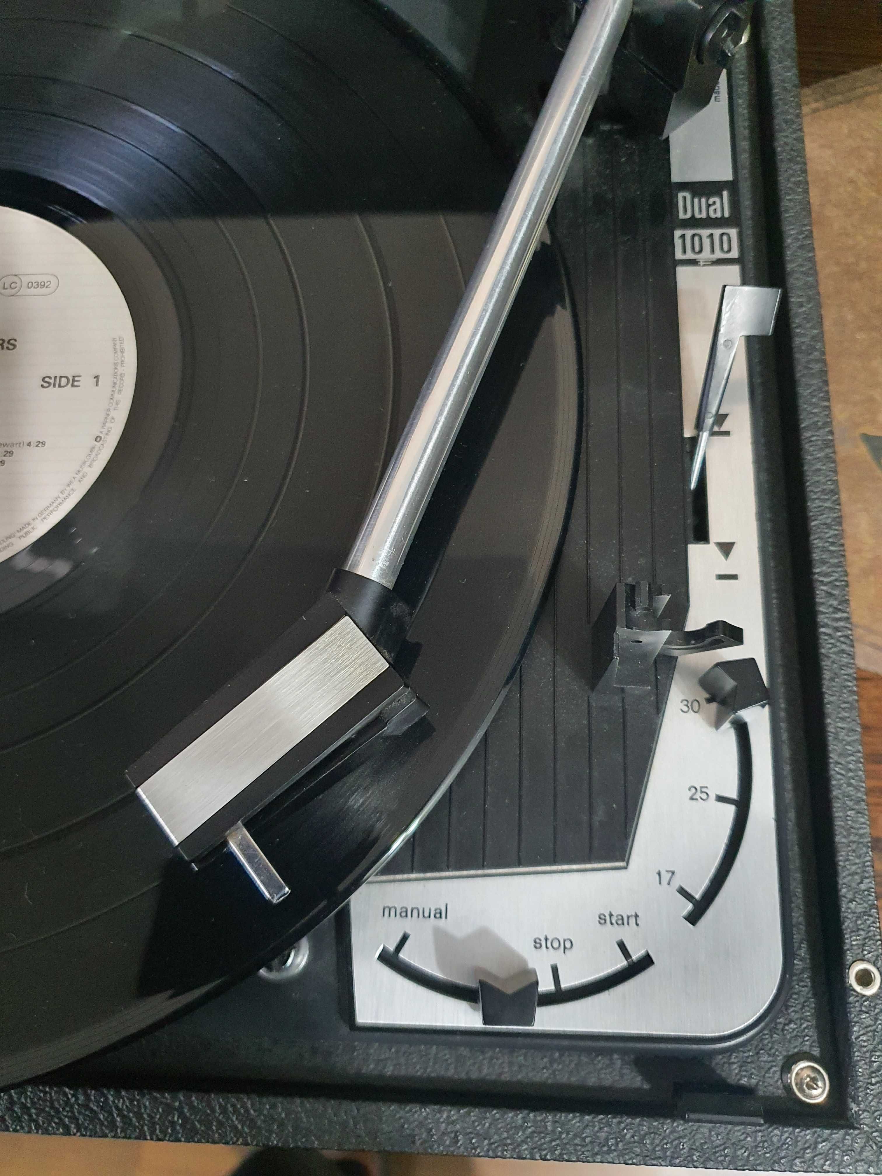 Pick-up stereo DUAL 1010, cu amplificare și complet automat