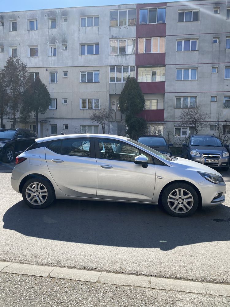 Opel astra K  2017 !!