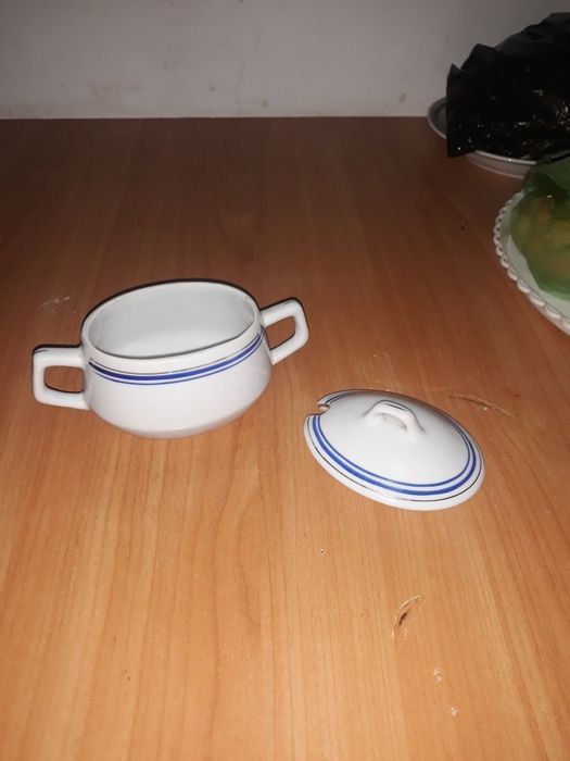 Продам советскую сахарницу