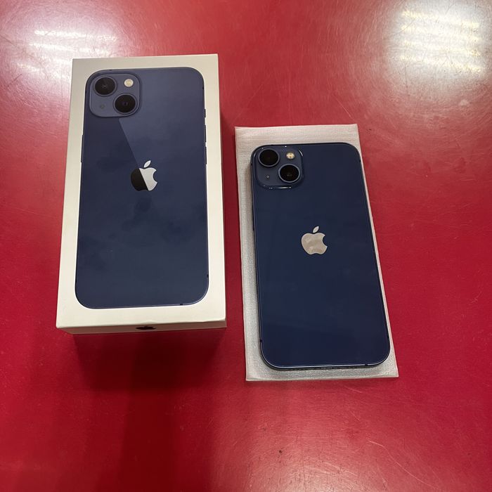 Продам айфон 13