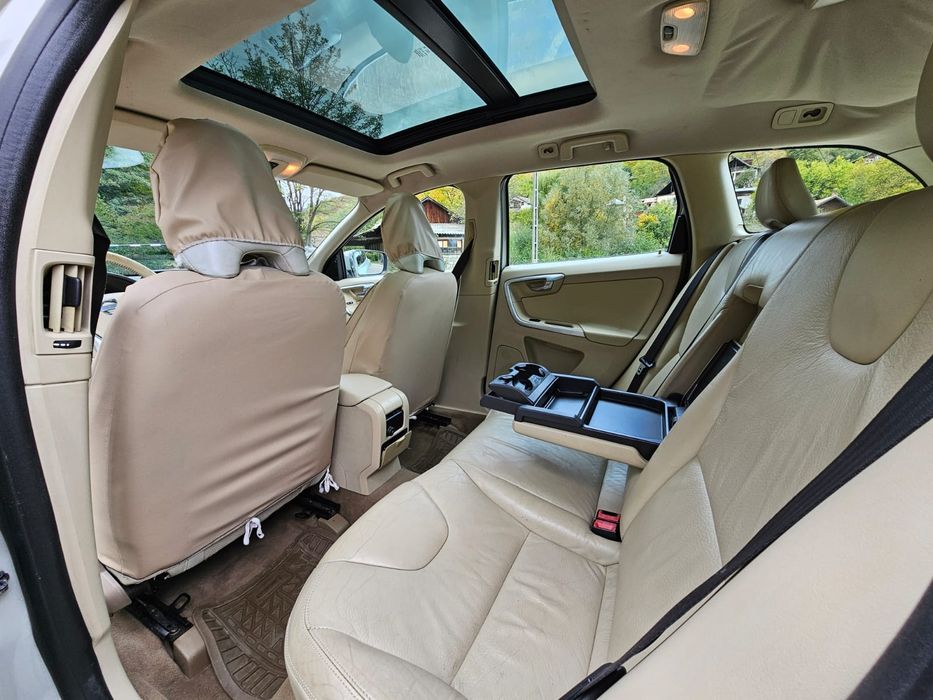Vând Volvo XC 60 2010 4x4 awd