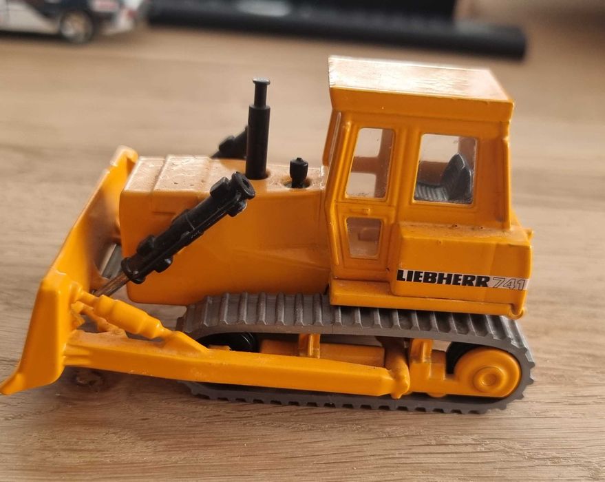 Se vinde machetă Buldozer liebherr siku