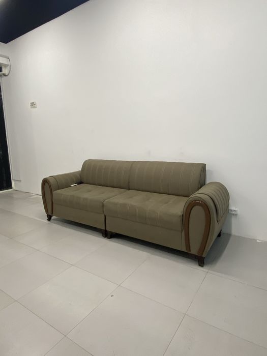 Диван Сотилади холати яхши