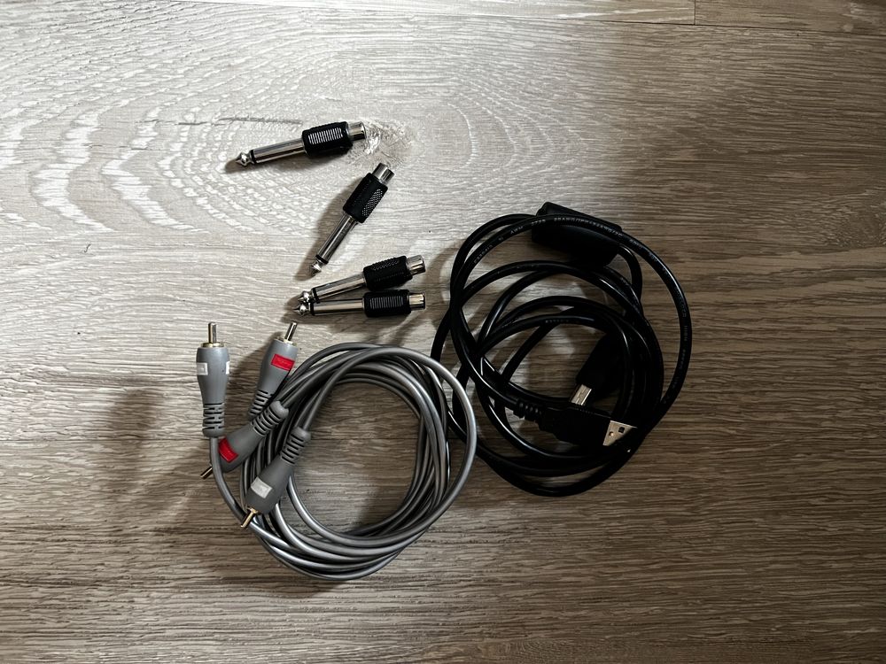 Consola Numark Pro 3 + Statie Microfon + Accesorii