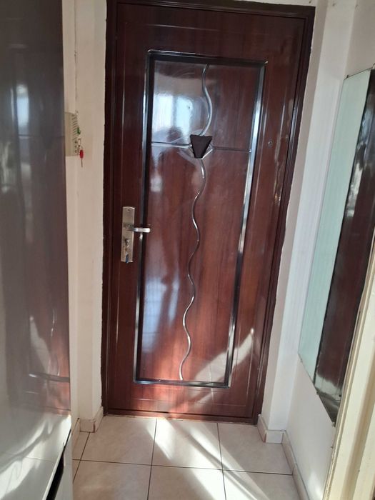 Vând  apartament  2 camere drumul taberei,  frigocom
