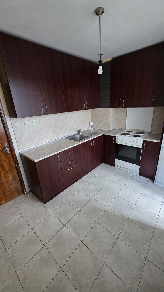 Продава се Тристаен апартамент в София, Връбница 1 - 84 кв.м за 2012 €/кв.м - Снимка #8