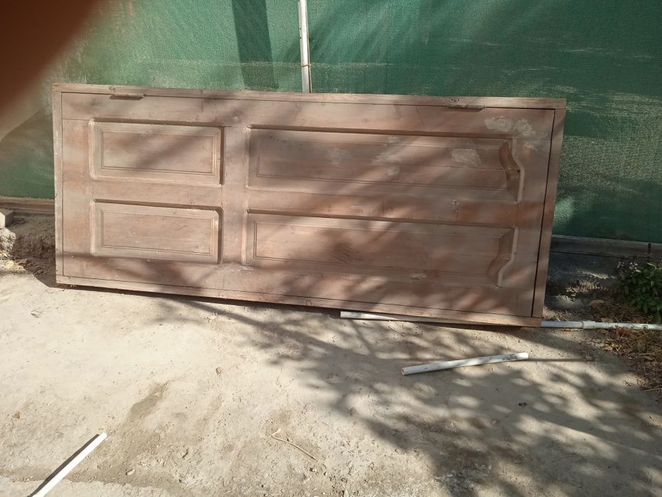 Eshik sotiladi 200000 sum