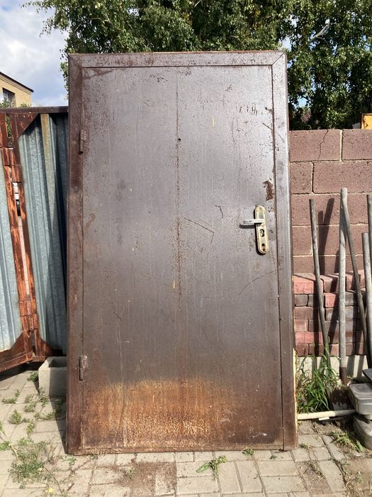 Металическая входная дверь