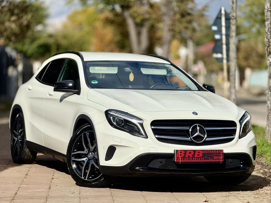 • Mercedes GLA 220d 2014 / Packet Amg / Parc Auto / Rate / Garantie •