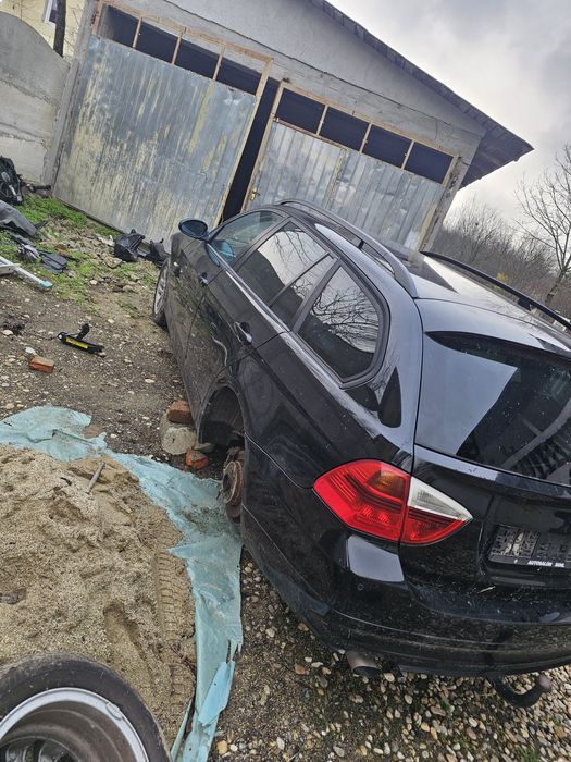 Vand seria  3 pentru dezmebrat