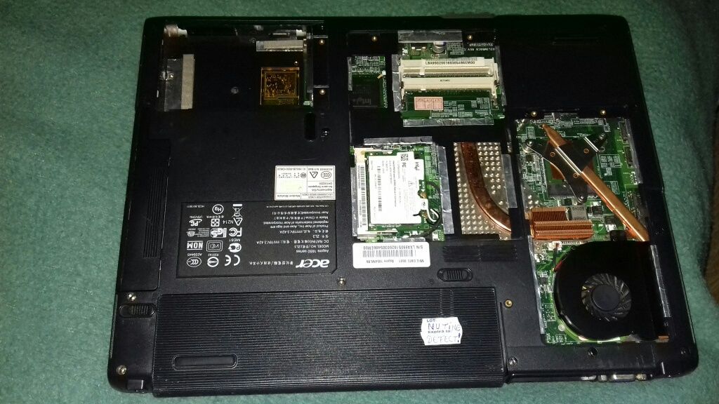 Laptopuri Fujitsu Esprimo Mobile V5535/V5515 si Acer Aspire 1650 funct