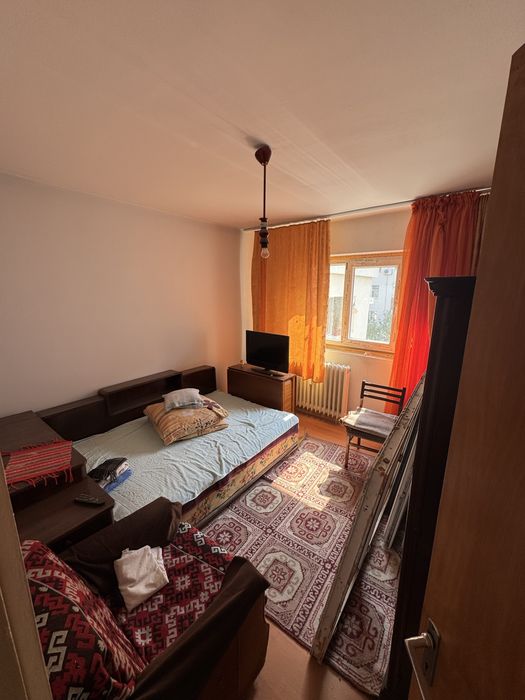 Apartament 3 camere metrou Aparatorii Patriei