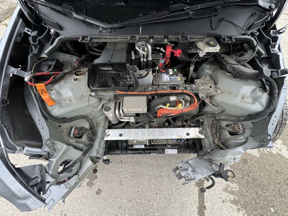 Tesla Y Performance Long Range Dual Motor AWD avariat