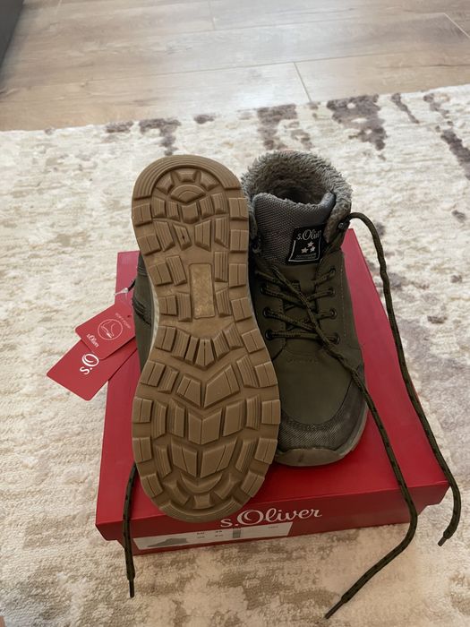 Vând ghete de iarna  pentru copii S Oliver.