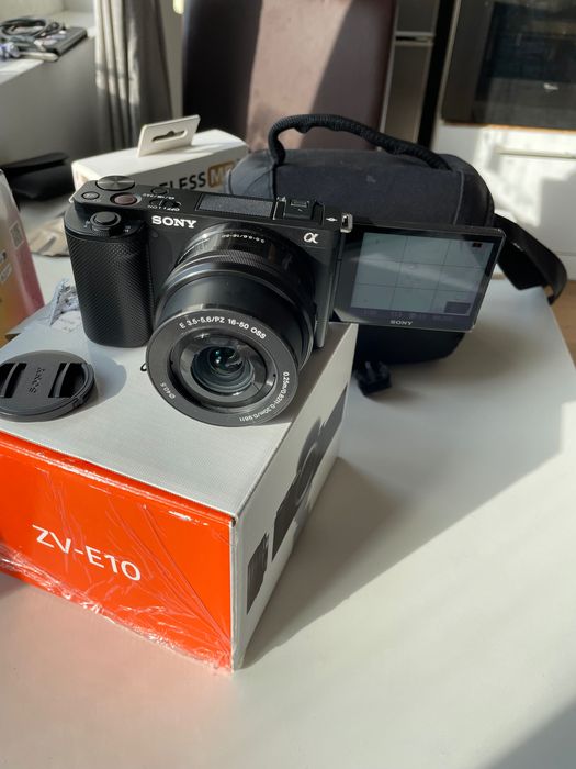 Sony ZV-E10 + обектив Sony SEL 16-50mm f/3.5-5.6 PZ OSS II