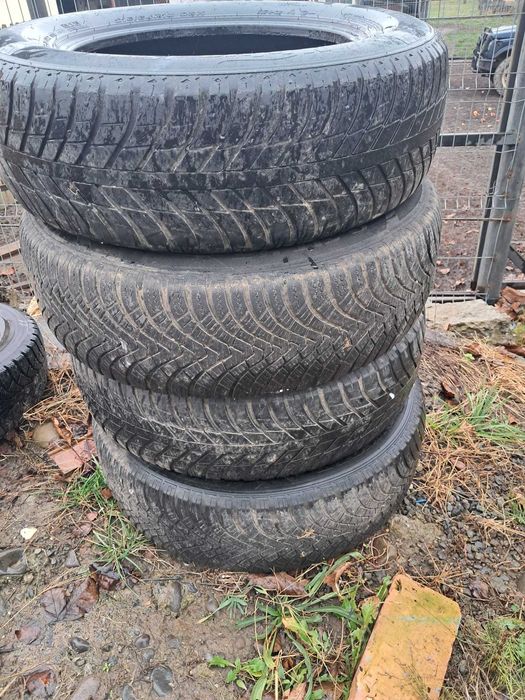 Vănd cauciucuri  M+S