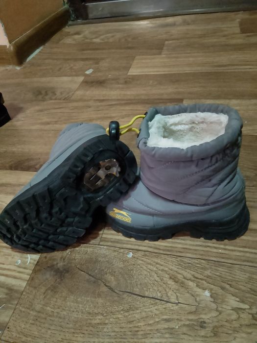 Продам детские сапоги
